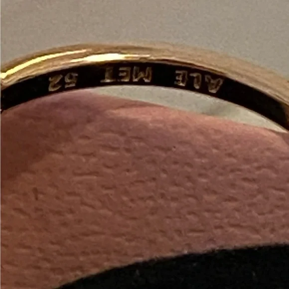 PRACTICALLY NEW- PANDORA Purple Solitaire Rose size 6 - Picture 7 of 7